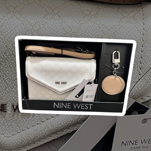[blanca] Cartera Nine West blanca